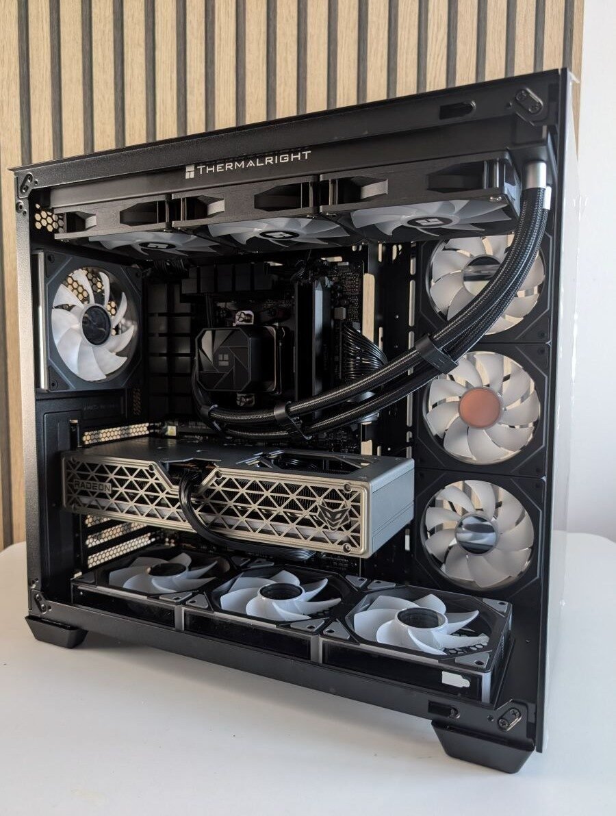 Montage PC gamer sur mesure dans un boîtier DeepCool CG530 4F